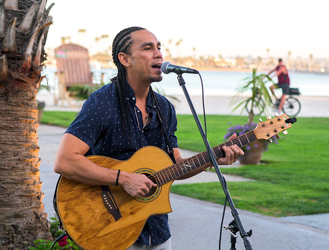 Live entertainment at Easter Brunch at the Catamaran Resort